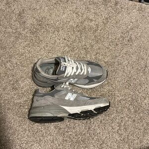 New Balance Women’s 993 Heritage - Size 6